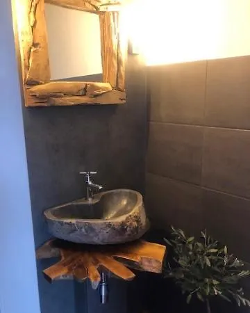 Sehr Schoene Ufernahe Ebenerdige Pura Vida Auf Der Halbinsel