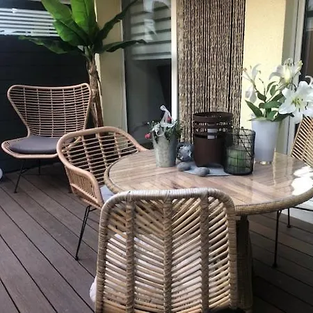 Sehr Schoene Ufernahe Ebenerdige Pura Vida Auf Der Halbinsel