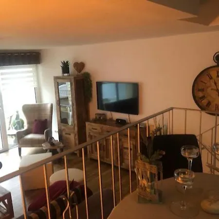 Sehr Schöne Ufernahe Ebenerdige Pura Vida Auf Der Halbinsel * Scheid (Waldeck-Frankenberg)