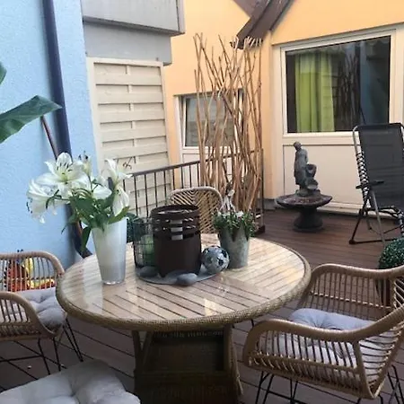 Sehr Schoene Ufernahe Ebenerdige Pura Vida Auf Der Halbinsel Scheid Apartment