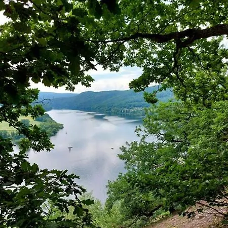 Sehr Schöne Ufernahe Ebenerdige Pura Vida Auf Der Halbinsel Scheid (Waldeck-Frankenberg)