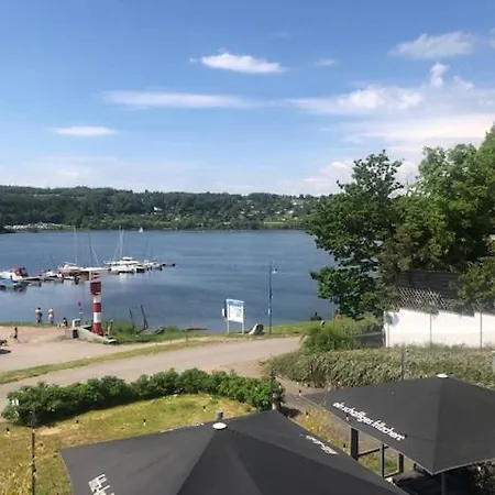 Sehr Schoene Ufernahe Ebenerdige Pura Vida Auf Der Halbinsel * Scheid (Waldeck-Frankenberg)