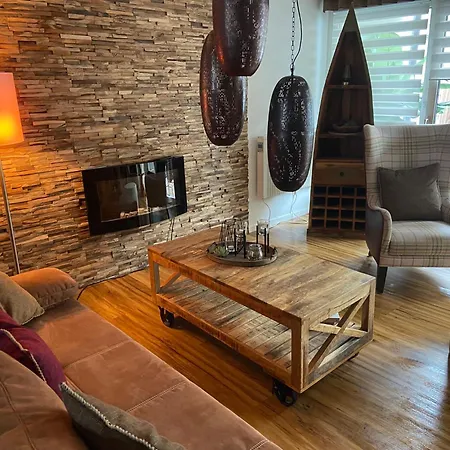 Sehr Schoene Ufernahe Ebenerdige Pura Vida Auf Der Halbinsel Apartamento