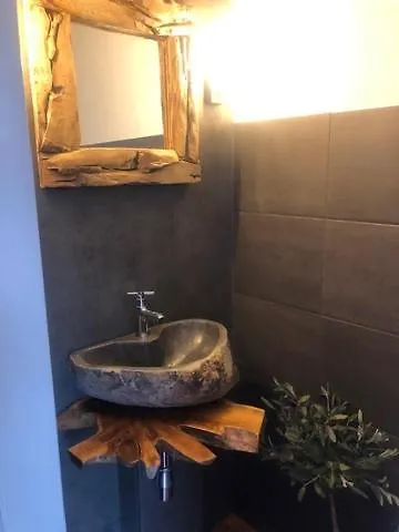 Sehr Schoene Ufernahe Ebenerdige Pura Vida Auf Der Halbinsel