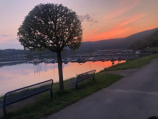 Sehr Schoene Ufernahe Ebenerdige Pura Vida Auf Der Halbinsel * Scheid (Waldeck-Frankenberg)