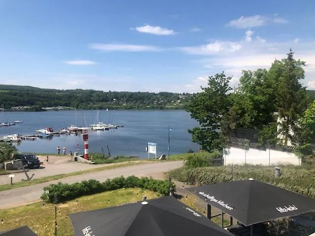 Sehr Schoene Ufernahe Ebenerdige Pura Vida Auf Der Halbinsel * Scheid (Waldeck-Frankenberg)